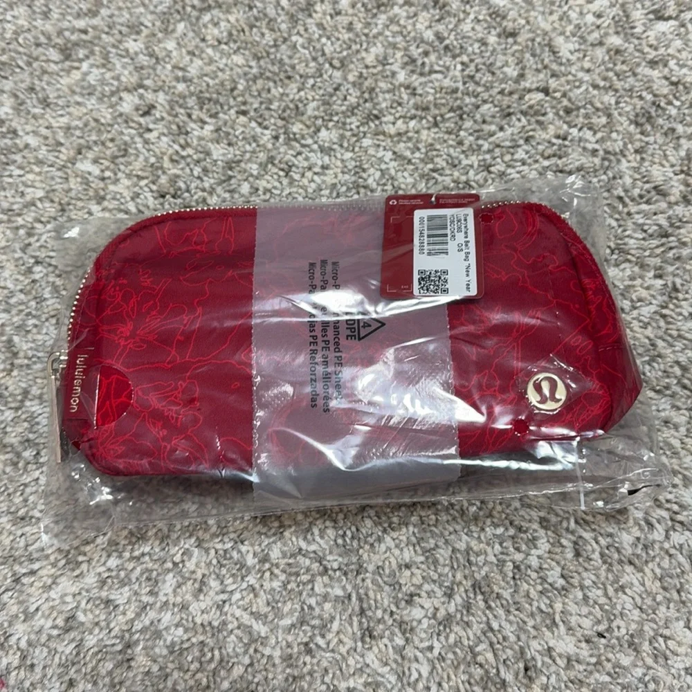 NWT Lululemon Special Edition 2025 Lunar New Year Red Everywhere Belt Bag 1L - Picture 6 of 10